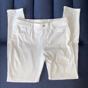 (3 for $30 🔷) Uniqlo NWT White Stretch Jeggings